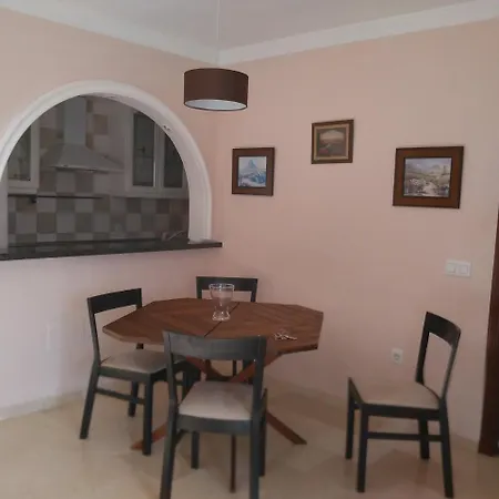Avenida Gandhi Apartment *